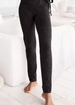 LASCANA Slim Fit Knitted Joggers
