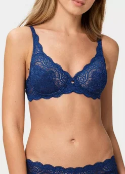 Triumph Amourette 300 Lace Underwired Bra