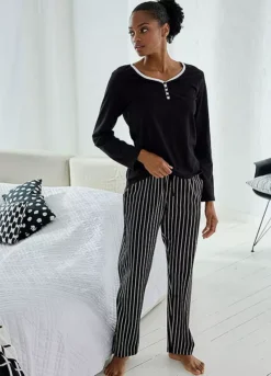 Vivance Dreams Long Sleeved V-Neck Pyjama Top 7 Vivance Dreams Long Sleeved V-Neck Pyjama Top -Daily Bra Store Vivance Dreams Long Sleeved V Neck Pyjama Top70589019FRSP W01